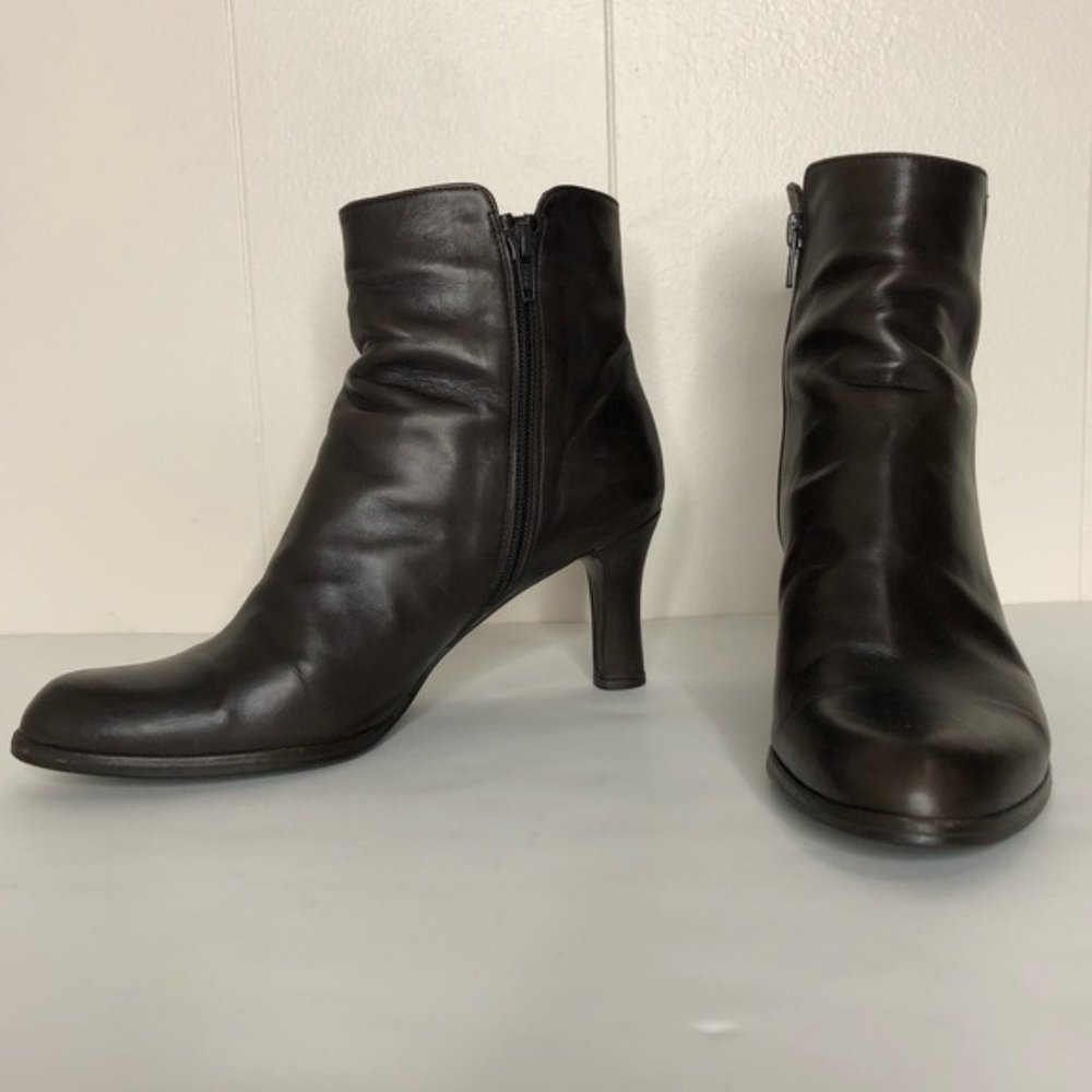 STUART WEITZMAN Chocolate Brown, Side Zip Heeled Ankle Boots Size 7.5 - Picture 2 of 7